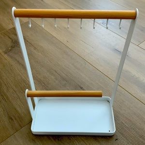 Yamakazi jewelry stand